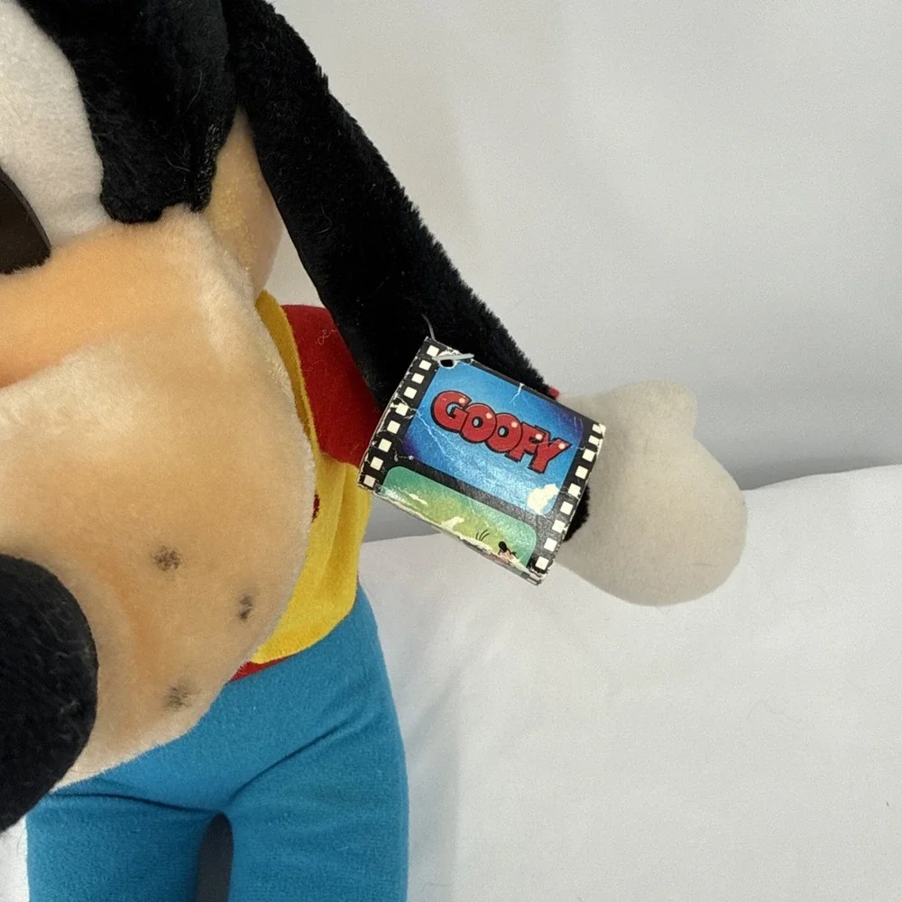 VTG Walt Disney World Goofy Plush 15